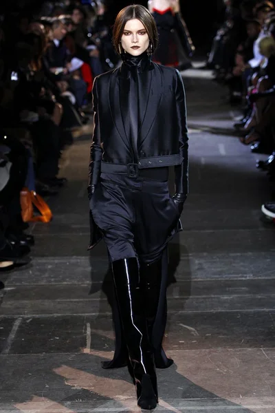 Look 44